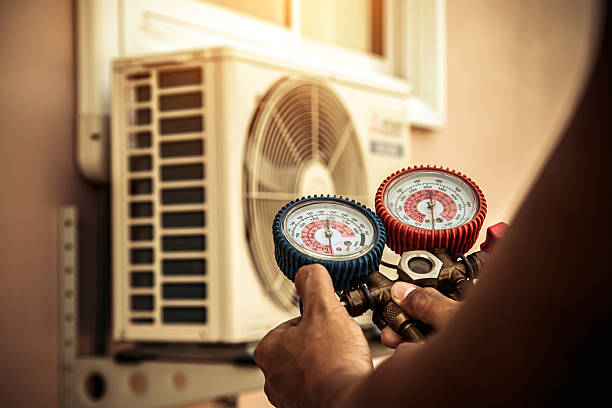 Professional Ductwork Repair technician working in Oneonta, AL